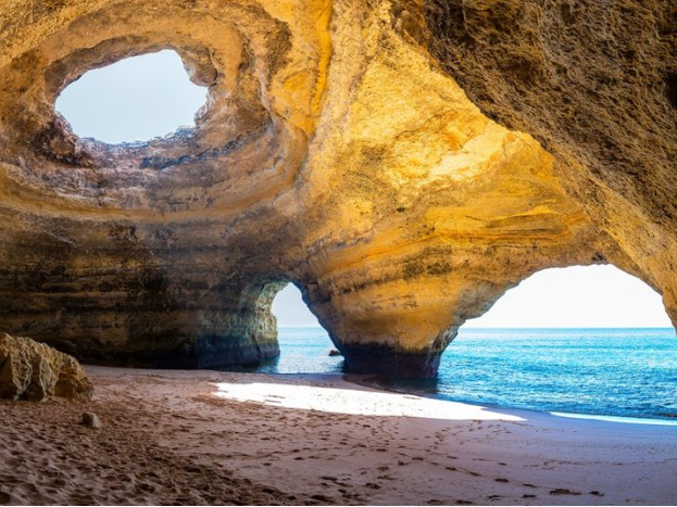 Nowy folder - Plaża w Jaskini Benagil Algarve, Portugalia.png